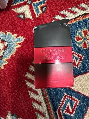 Viktor & Rolf Spicebomb Infrared Box - Red/Black Gradient